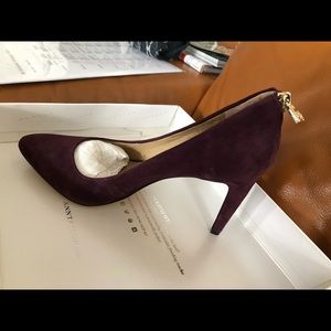 Ann Taylor Liz Zipper Heel
